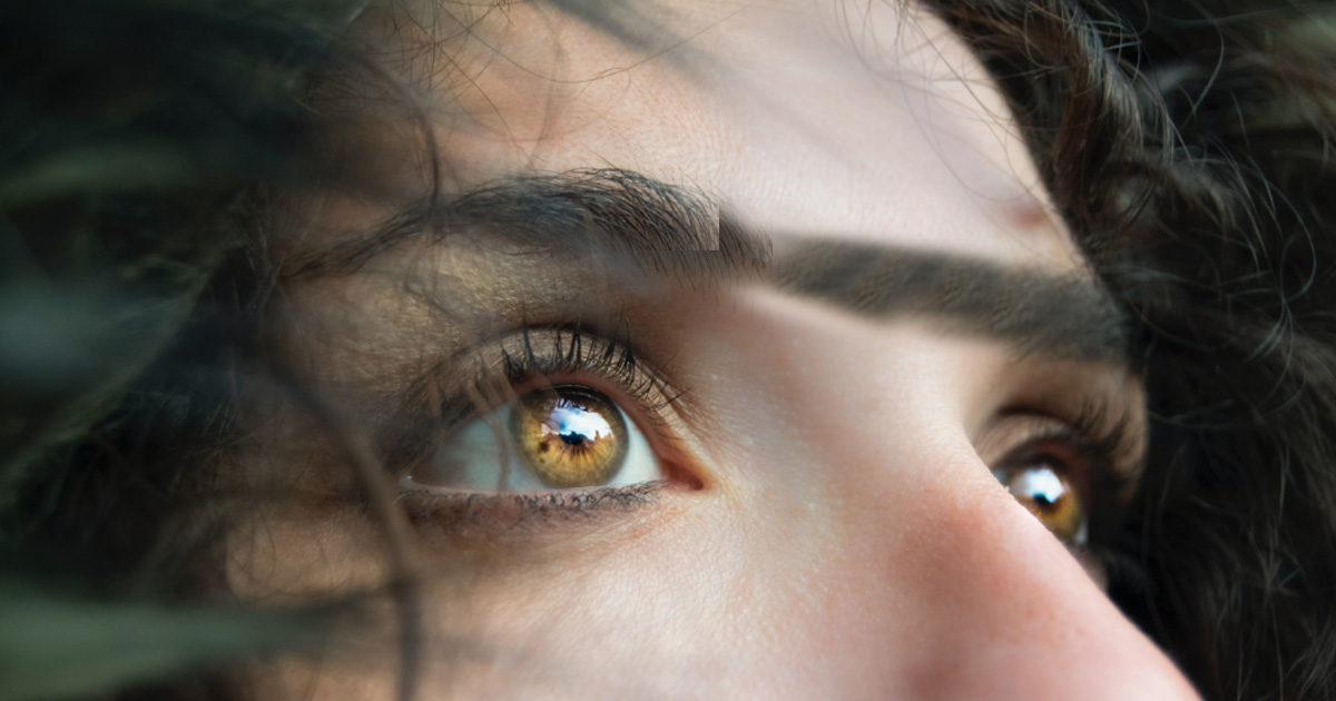 GIRL WITH UNIBROW WHO CAN’T FIND BF SAYS “MUST BELIEVE IN INNER BEAUTY”