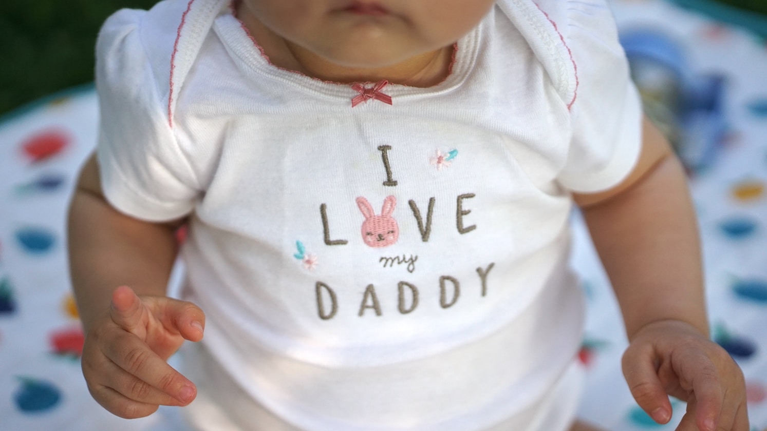 GIRL THINKS SHE HAS ‘DADDY ISSUES’, ADMIRE GUYS 30 YEARS OLDER THAN HER