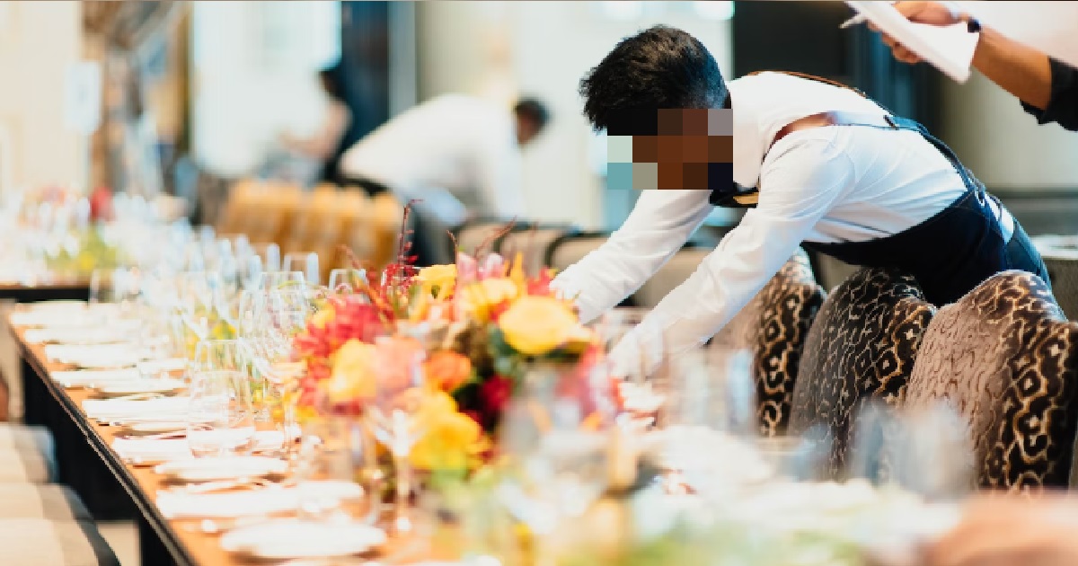 CO-WORKER ASKED GUY COVER HER SHIFT, THEN DEMANDS MONEY HE MADE FROM THAT SHIFT