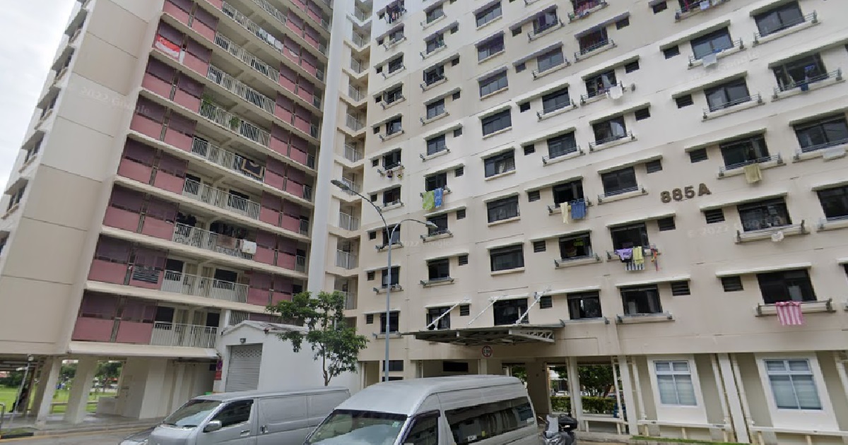 DEAD BODY OF 68 Y.O ELDERLY WOMAN FOUND IN HER TAMPINES FLAT, WAS LIVING ALONE