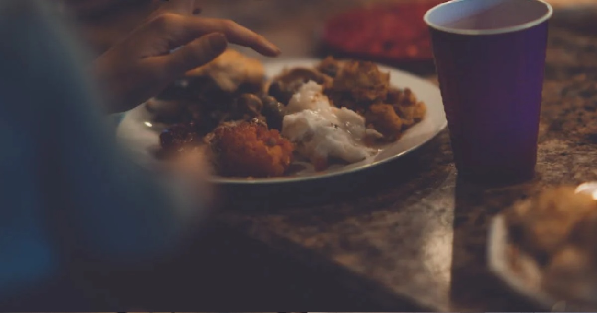 CUSTOMERS EAT AT RESTAURANT NEVER PAY, STAFF HAD TO CHASE AFTER THEM FOR MONEY