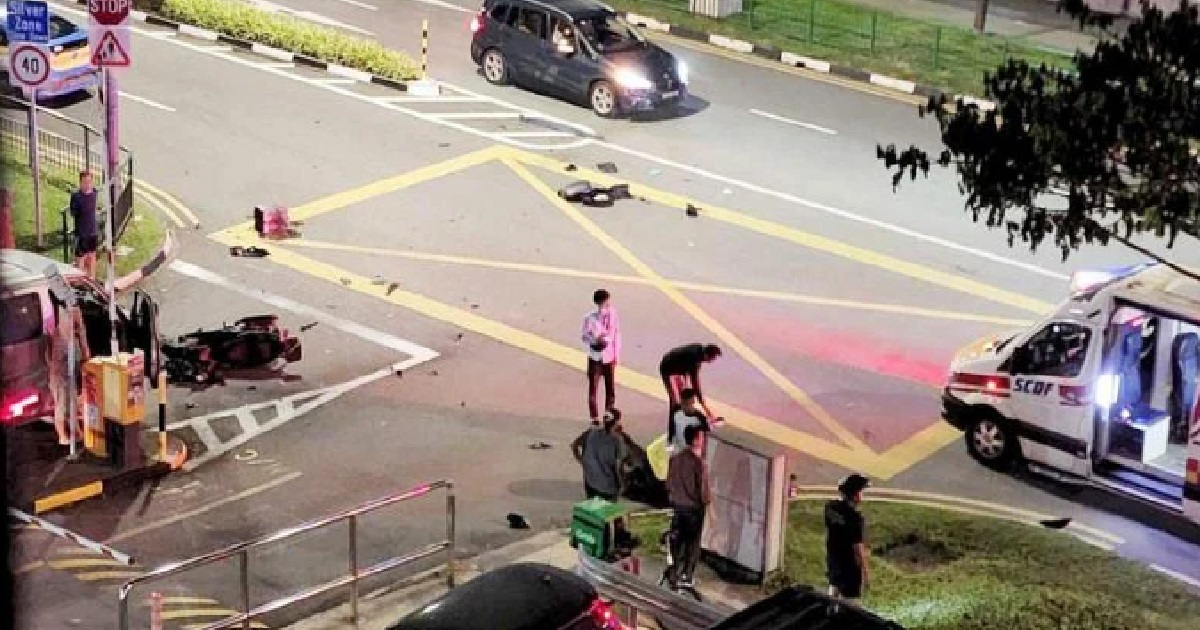 MOTORCYCLIST HIT BY TAXI @ JURONG, HIS BONES COULD BE SEEN & WAS BLEEDING FROM HIS NOSE