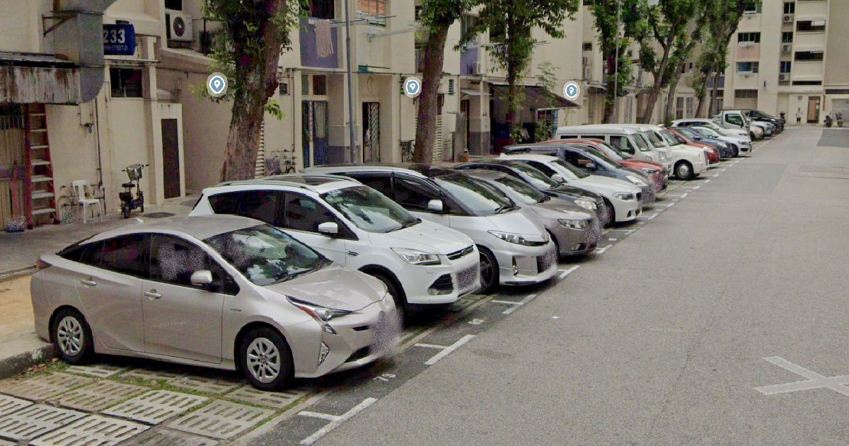 65 Y.O MAN FOUND DEAD INSIDE CAR @ YISHUN CARPARK, BODY IDENTIFIED BY MUM AT SCENE