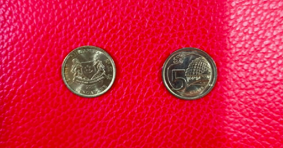 WOMAN PAID WITH TWO 5-CENT COINS, KENA SCOLD BY CASHIER “WE DON’T ACCEPT 5 CENTS!”