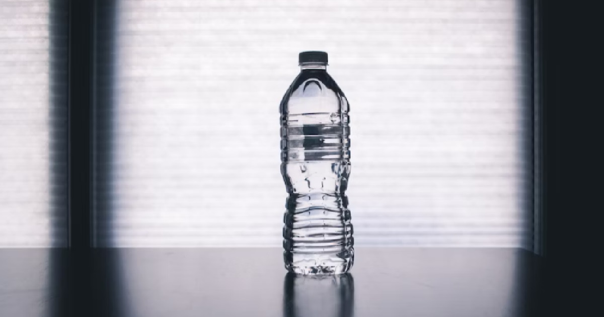 GUY PEED INSIDE BOTTLE IN HIS ROOM, NEXT MORNING BLUR BLUR DRANK FROM SAME BOTTLE