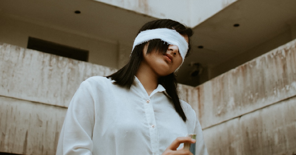 GUY GOT KICKED OUT OF HOUSE BY PARENTS BECAUSE HE PROPOSED TO HIS GF, WHO IS BLIND