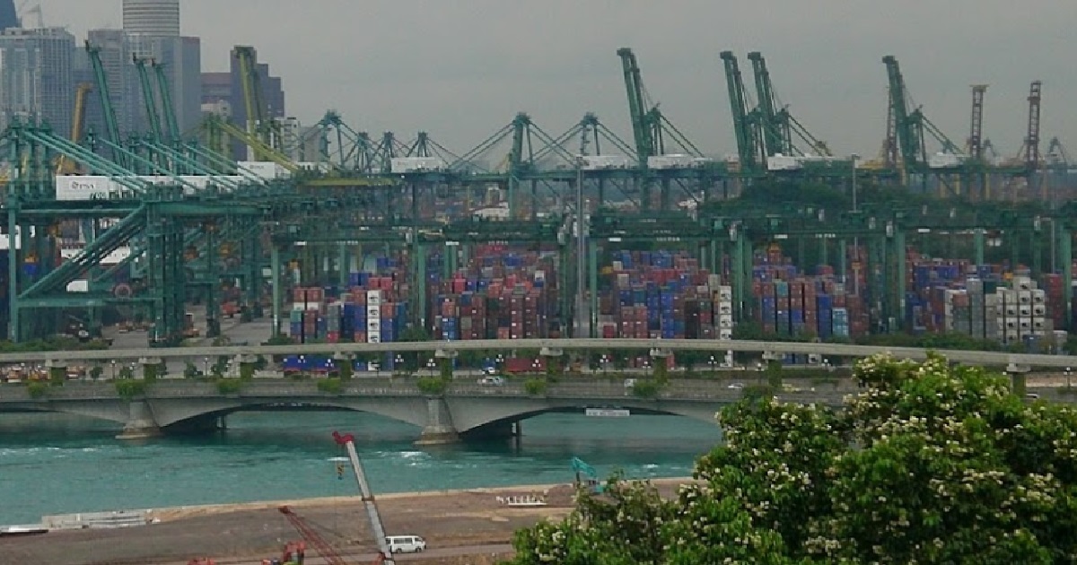 POLICE TIPPED OFF ABOUT SHIPMENT OF ILLEGAL FIREWORKS, FOUND THEM HIDDEN IN 979 BOXES