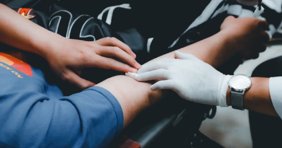 HIV-POSITIVE MAN DONATED BLOOD & LIED TO HSA MEDICAL SCREENER, JAILED