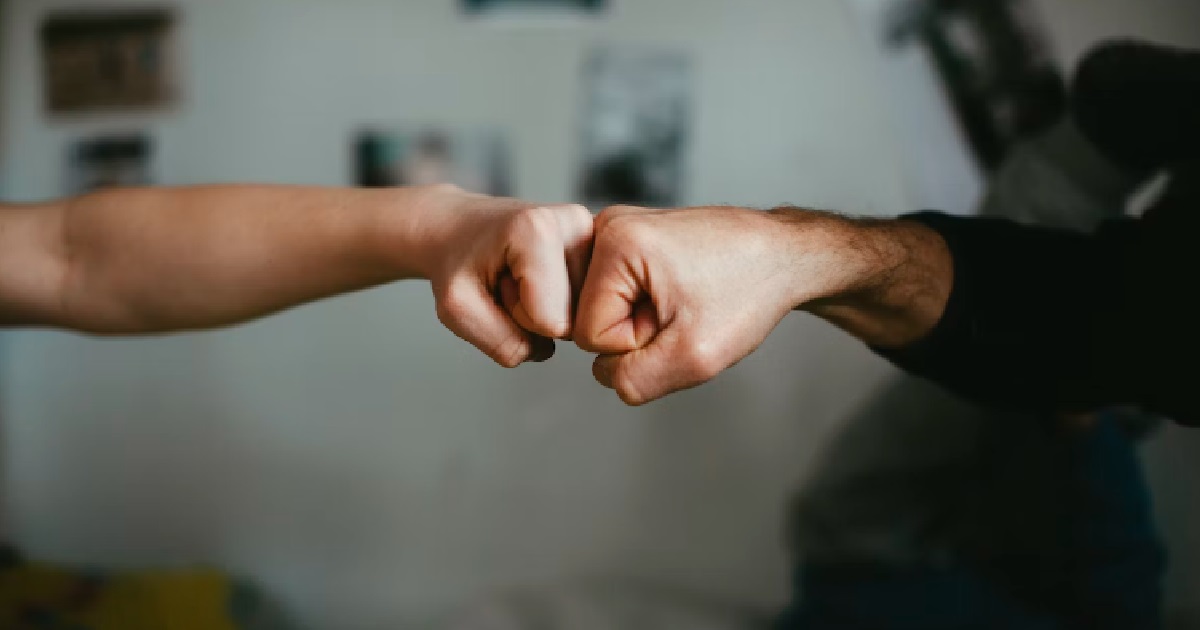 GUY WENT TO MEET GF’S PARENTS FOR THE 1ST TIME, FOUND OUT HE SLEPT WITH HER SIS BEFORE