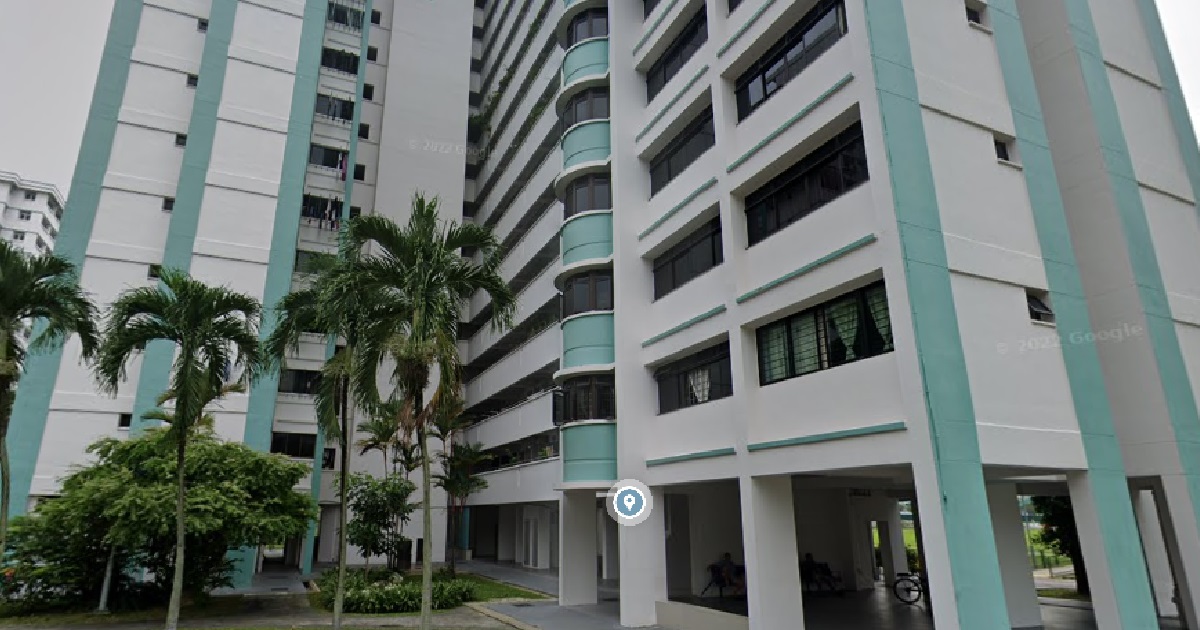 GUY GOT REJECTED BY GIRL BECAUSE HE LIVE IN HDB, GIRL SAYS HE GOT “HDB SMELL” ON HIM