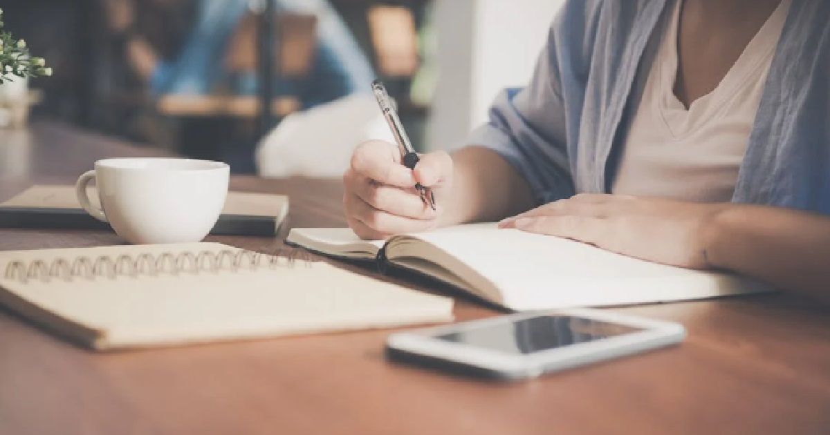 BOSS STALKED STAFF’S PERSONAL LIFE & FIRED HER BECAUSE HE DON’T LIKE HER LIFESTYLE