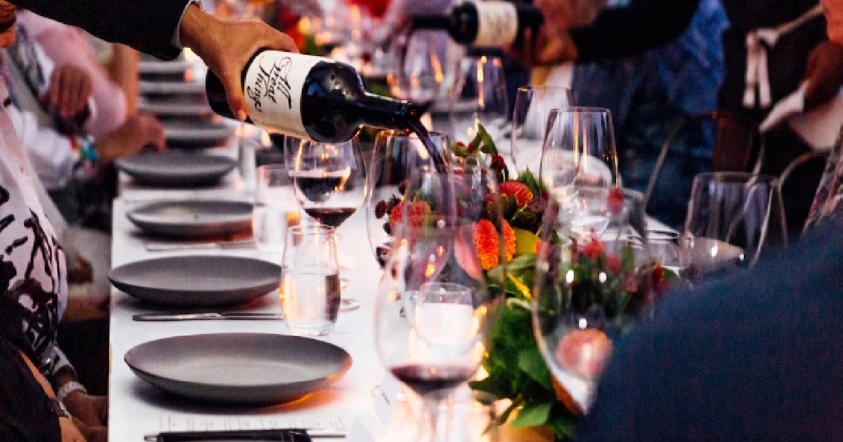 GUY THOUGHT GIRL FLIRTING WITH HIM, SAYS HE EARN $110K THEN KENA SHOT DOWN