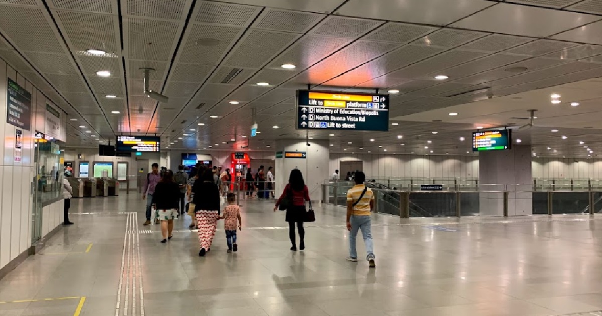 WOMAN HELPED BLIND MAN @ BUONA VISTA, BUT HE KEPT TOUCHING HER NECK & HAIR