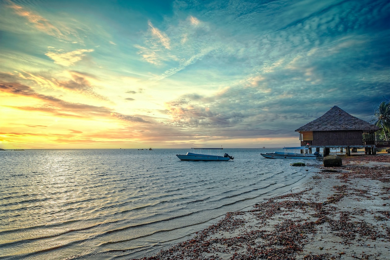 MAN’S FISHING TRIP TURN OUT TO BE TRIP TO BATAM, WIFE FURIOUS