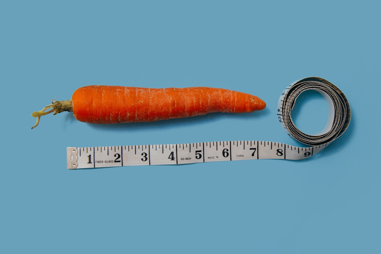 GF SAYS THAT BF’S 14CM “CARROT” IS NOT LONG ENOUGH FOR HER