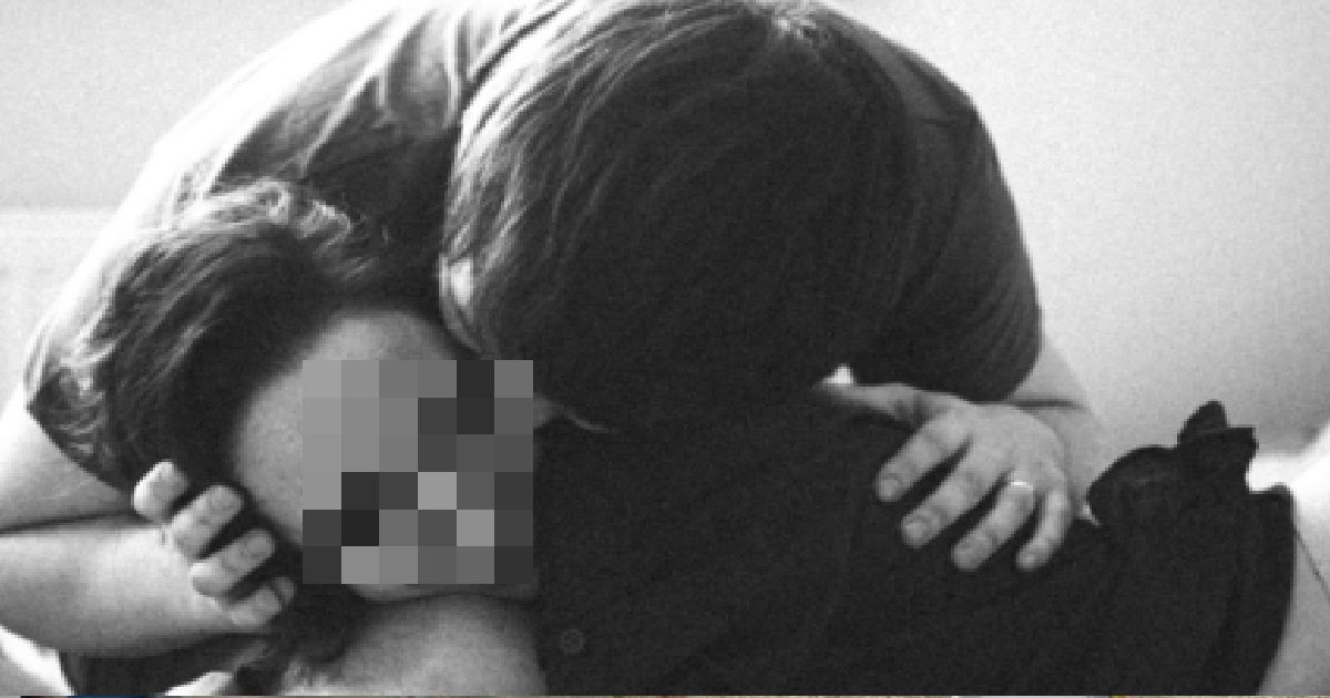 COUPLE PIAK HALFWAY, BABY FALL DOWN & CRYING BUT GF SAY “FINISH” FIRST THEN GO HELP