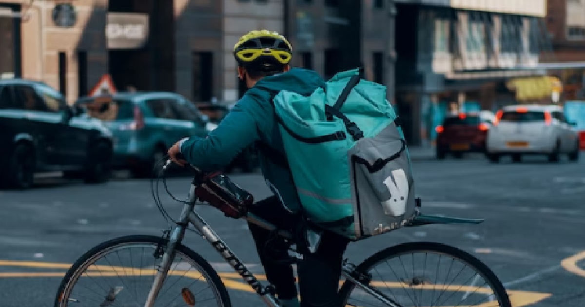 DELIVEROO RIDER SHOUTING AT DOOR, STRESSED WOMAN RUSH OUT OF SHOWER TO COLLECT FOOD