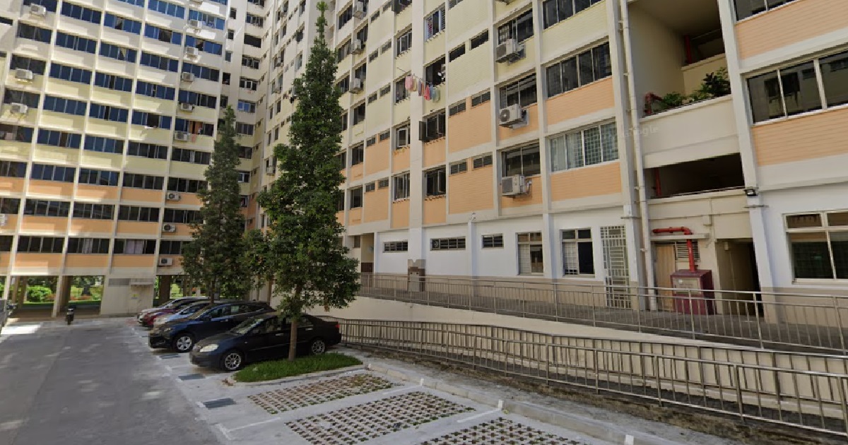 33 Y.O MAN FOUND DEAD AT BOTTOM OF HDB @ BUKIT PANJANG AFTER “LOUD THUD”