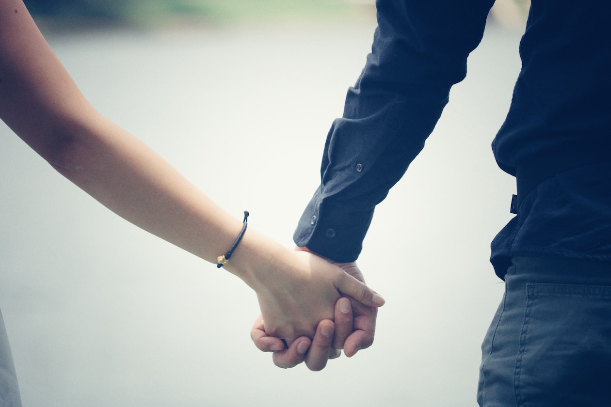 WOMAN AFRAID THAT HER RELATIVES WILL GOSSIP AS SHE IS DATING ANOTHER WOMAN