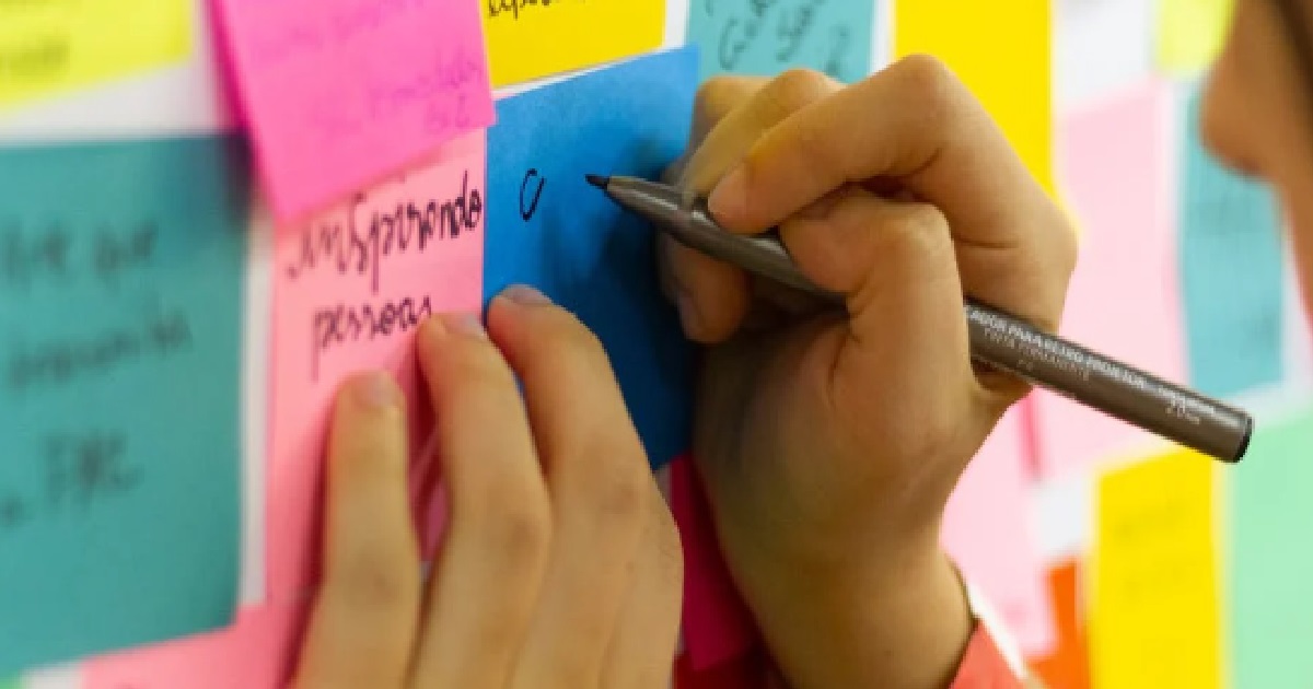 STAFF WROTE “FU” IN A NOTE THAT MEANS “FOLLOW UP”, BOSS THOUGHT STAFF SCOLDING HER