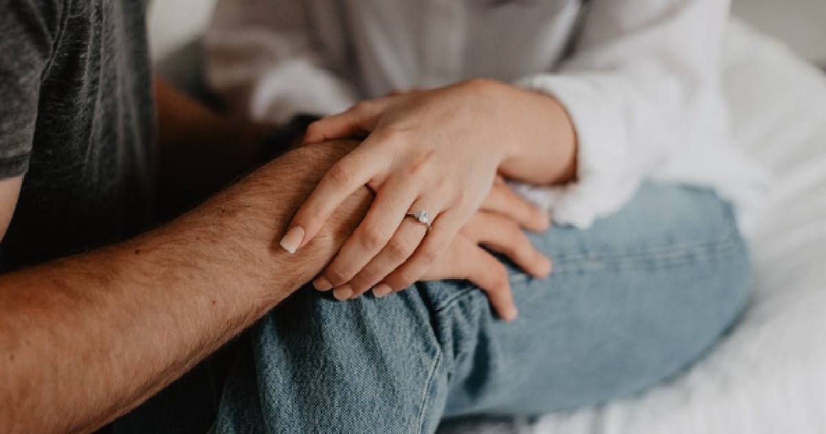 WOMAN NOT HAPPY BF PROPOSED WITH A $50 RING, WANT BUY A $10 RING FOR HIM AS “REVENGE”