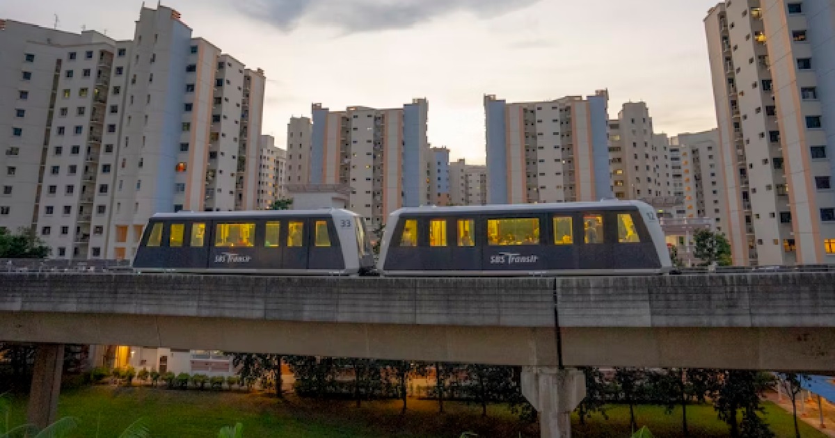 CRAZY PREGNANT WOMAN LOST BALANCE IN LRT, THEN ACCUSE GIRL OF PUSHING HER