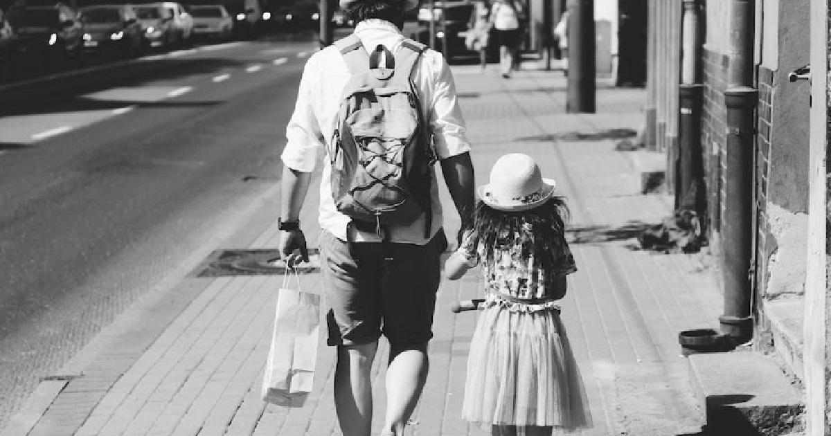 MAN HATES BEING A DAD, NO MORE FREEDOM & 4 Y.O DAUGHTER REFUSE TO LISTEN TO HIM