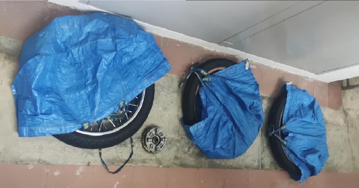 53 Y.O UNCLE ARRESTED FOR STEALING MOTORCYCLE PARTS @ WOODLANDS CARPARK