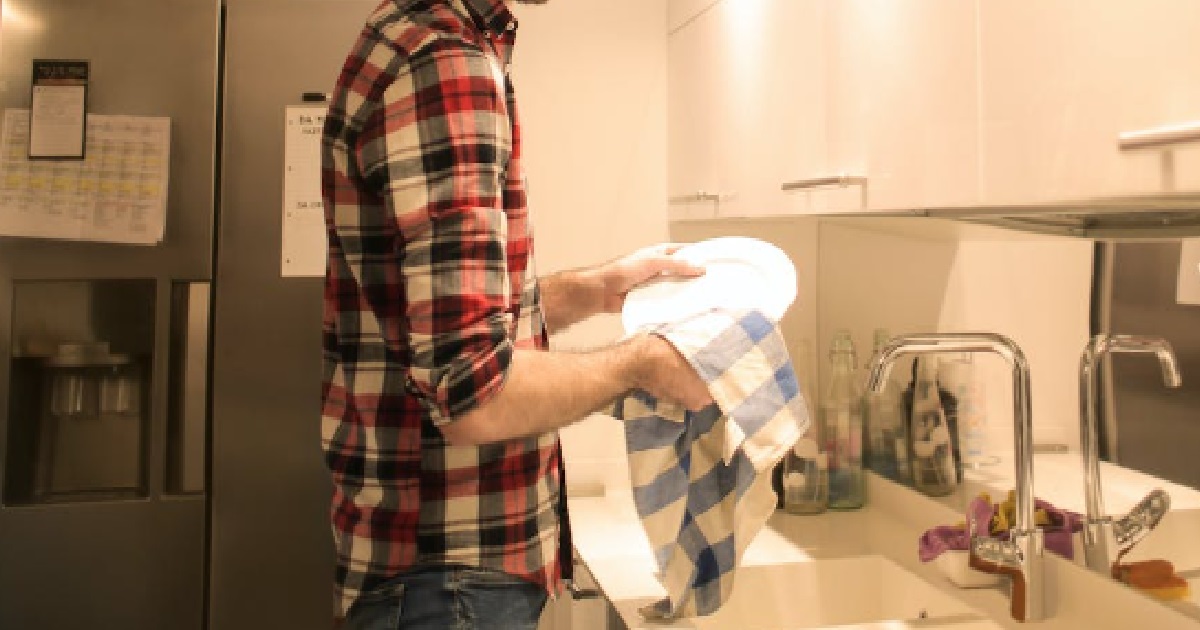 DOCTOR EARNING GOOD MONEY WANT TO BE HOUSE-HUSBAND INSTEAD BECAUSE STRESS FREE