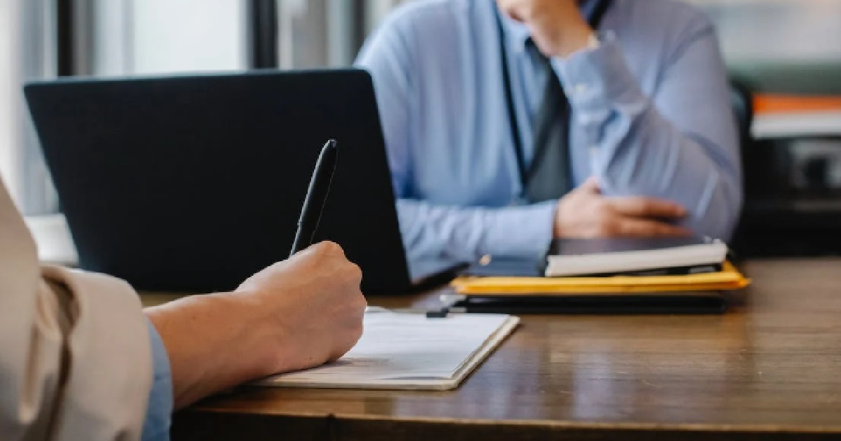 MAN KENA LOW-BALLED BY RECRUITER, ASKED HIM “WHAT’S THE LOWEST PAY YOU CAN ACCEPT”