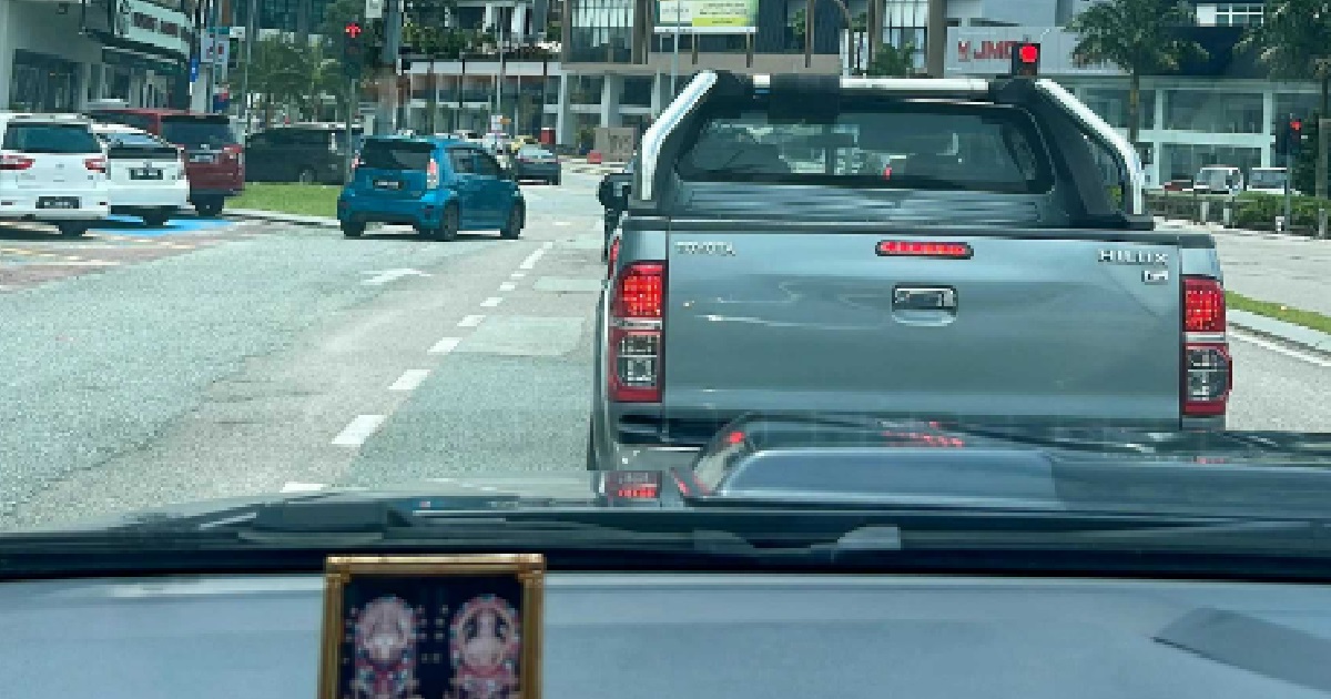 JB POLICE ALLEGEDLY STOPPED S’POREANS & ASKED FOR $3K “KOPI MONEY”, EXPOSED
