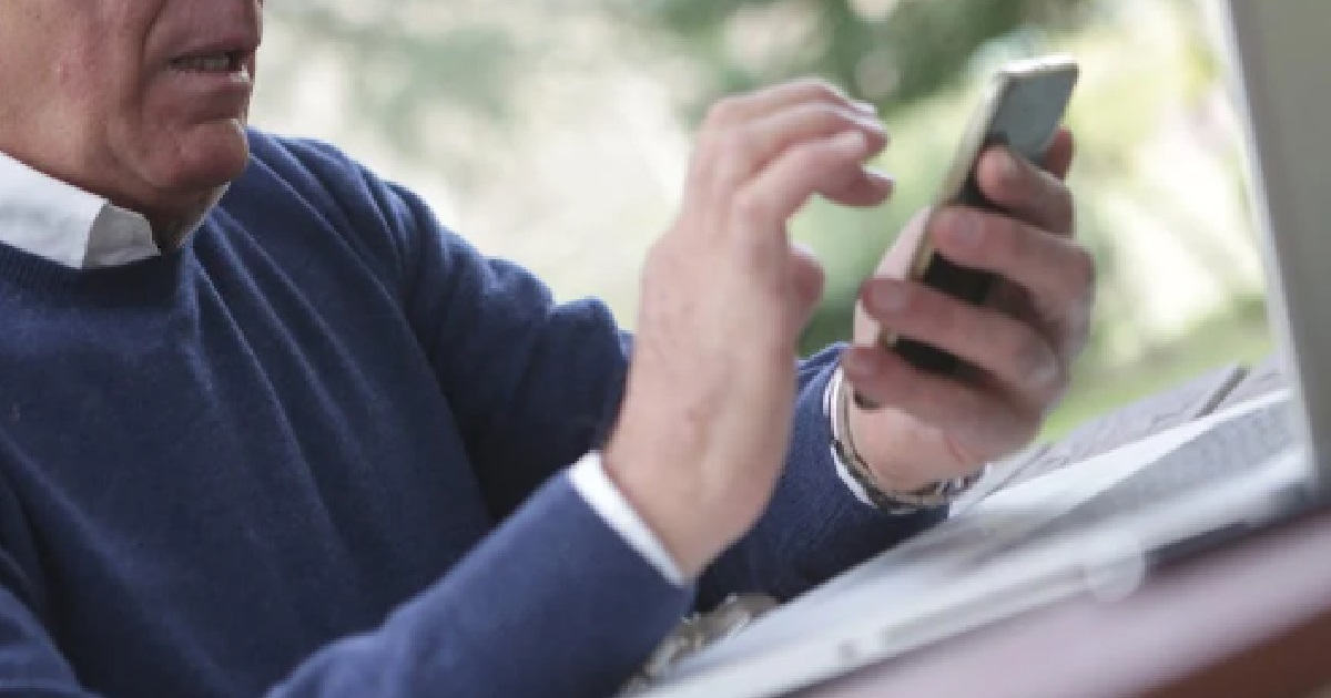 ELDERLY DAD PAYS $80 FOR DATA, REFUSE TO GET CHEAPER PLAN CAUSE EVERYONE USING SAME LINE