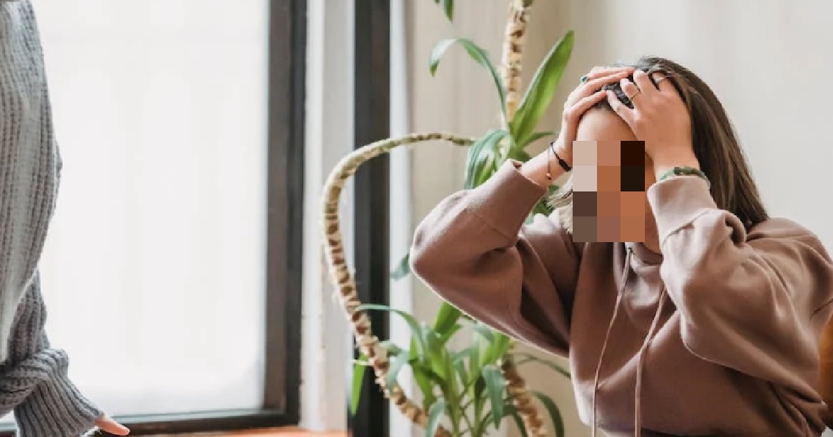 GIRL DUMPED BF FOR “STEALING” HER CASH, LATER FINDS IT IN HER DRAWER WHERE SHE LEFT IT