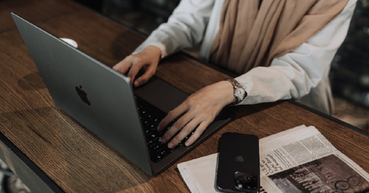 WOMAN FIRED FROM HER JOB BECAUSE SHE DIDN’T TYPE ENOUGH WHILE WORKING FROM HOME