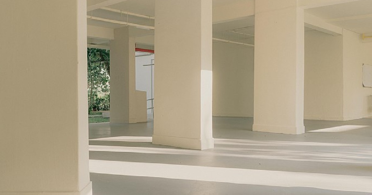 GUY RAN AWAY FROM NEA OFFICERS THEN POSTS ONLINE, THINK NEA GOT NO INTERNET