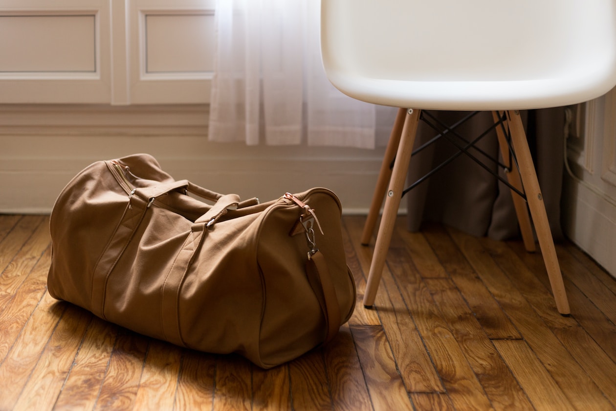 MAN LEAVES WOMAN AFTER DEALING WITH HER AND HER BAGGAGE FOR 3 YEARS