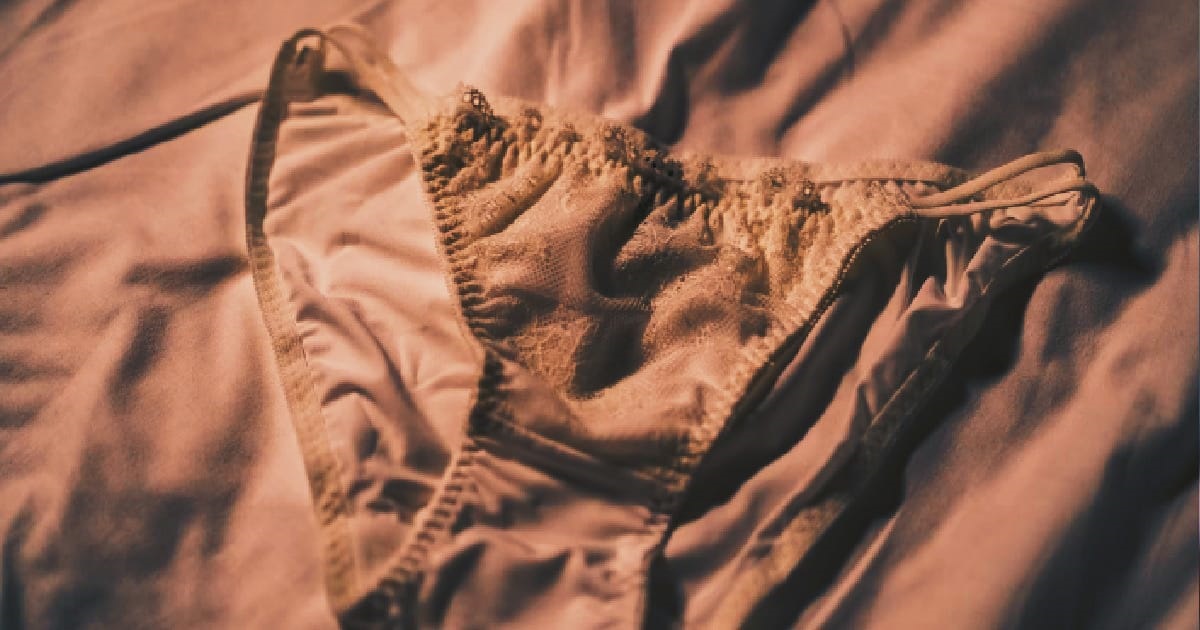 GIRL ANYHOW THROWS HER DIRTY PANTIES, DAYS LATER FIND MAGGOTS INSIDE FEEDING ON IT