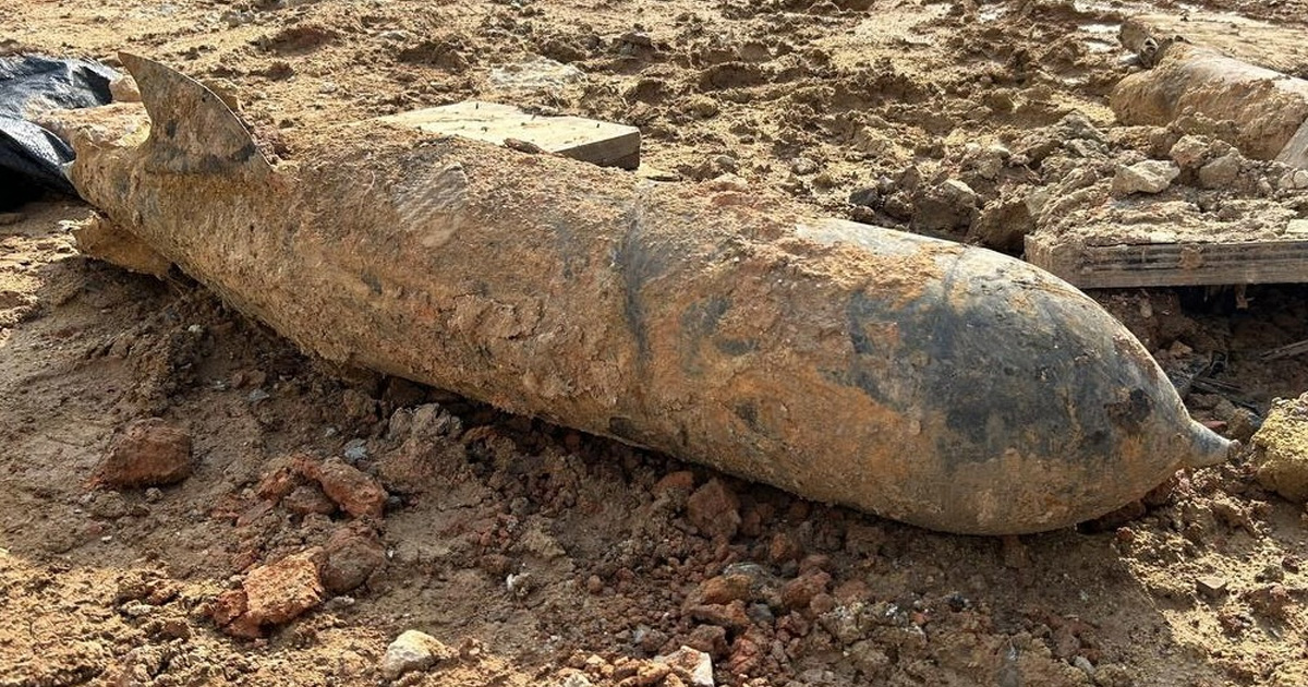 100KG WORLD WAR 2 BOMB FOUND ALONG UPP BUKIT TIMAH RD, ROADS WILL BE CLOSE