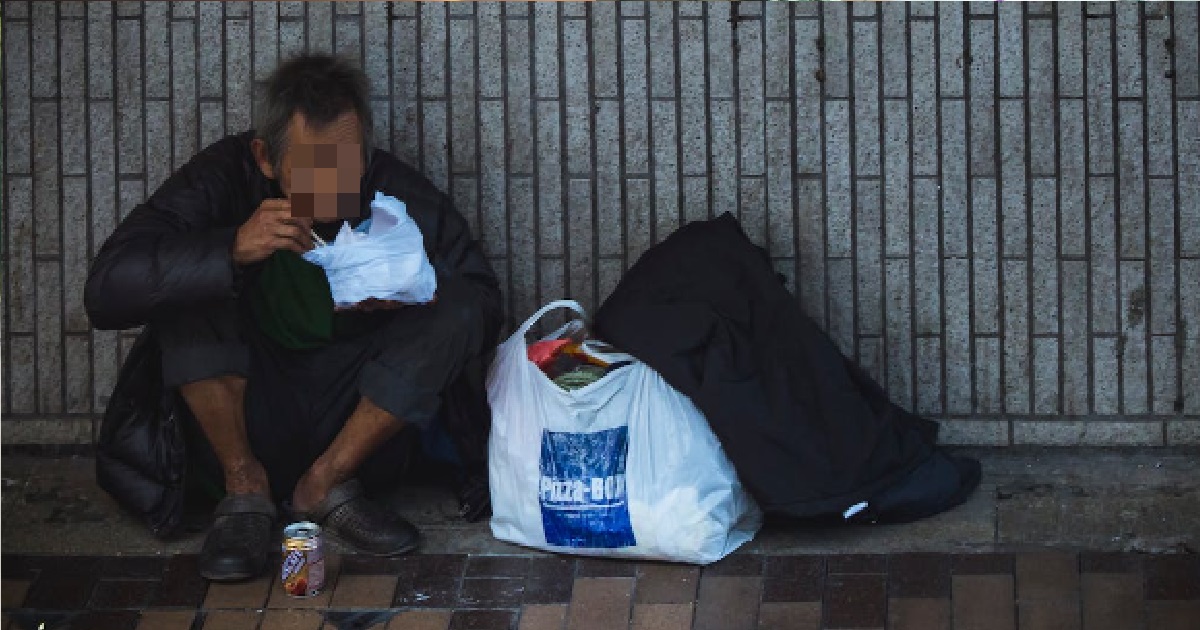 MAN LOST HIS JOB, USED REMAINDER OF HIS MONEY TO PAY RENT & LEFT $6 TO SURVIVE