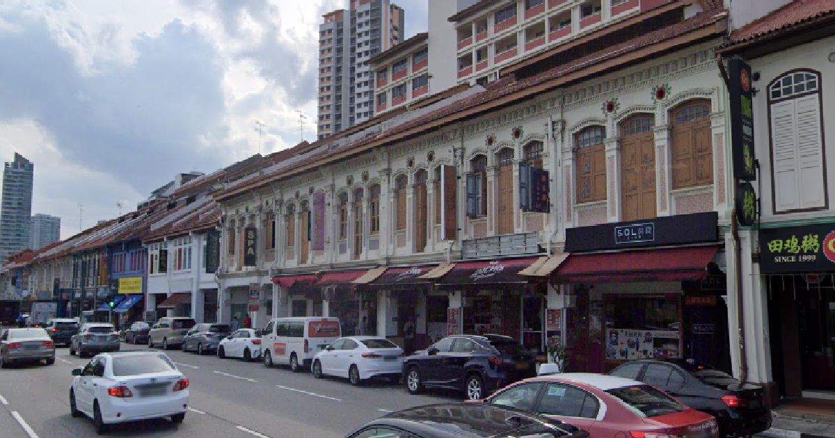 GEYLANG KTV BOSS HELPED BRIBE POLICE TO “SETTLE” GANG FIGHT INVESTIGATION, JAILED