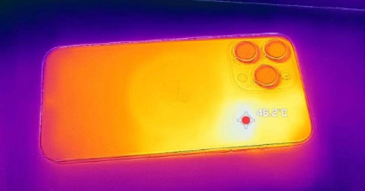 NEW IPHONE 15 USERS COMPLAINING THAT PHONE OVERHEATS & GETS TOO HOT TO HOLD