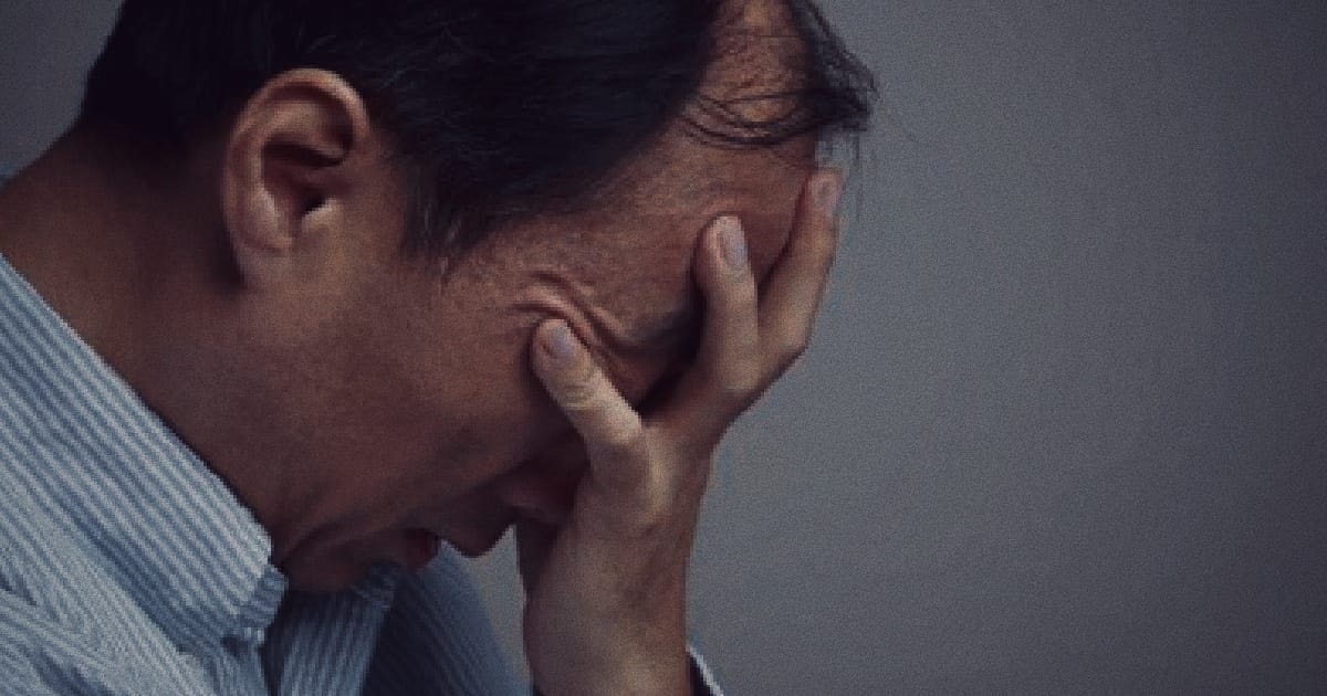 MAN IN HIS 40S GOT RETRENCHED & CAN’T FIND JOB, CAN’T FIGHT WITH YOUNGER JOB SEEKERS