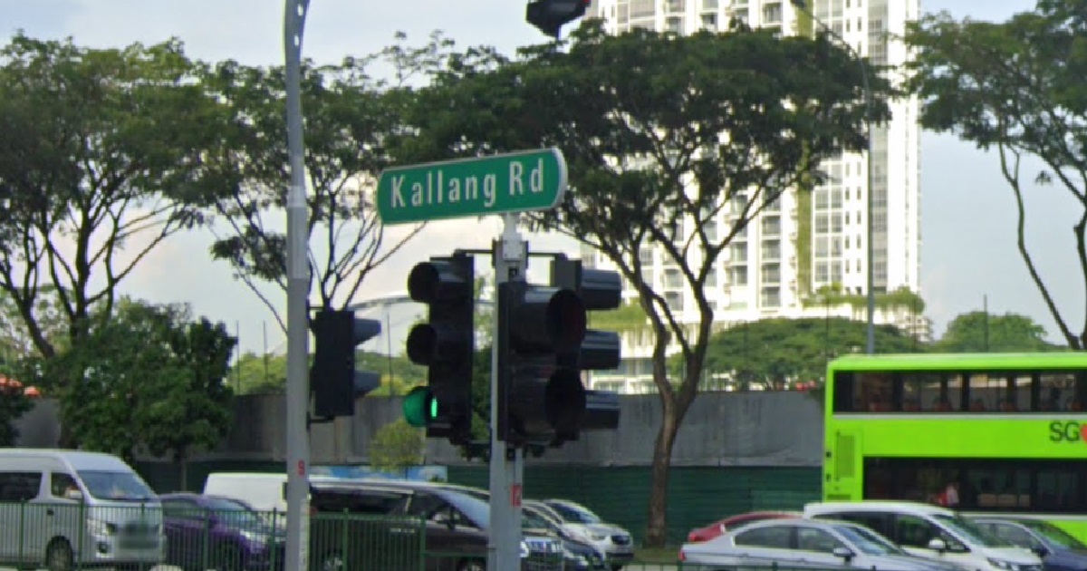 18 Y.O DROVE WITHOUT LICENSE, ABANDONS CAR & PASSENGERS @ ROADBLOCK & FLEES, ARRESTED