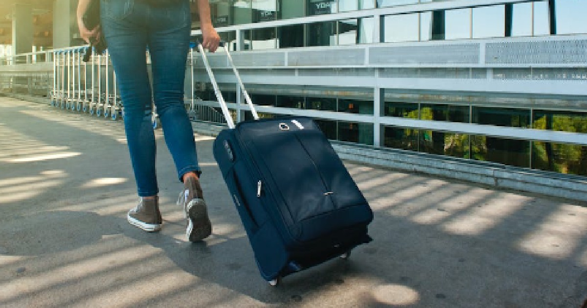 WOMAN TIRED OF BF NOT FINISHING IN BED, GRABS ALL HER STUFF & LEAVES HIS HOME