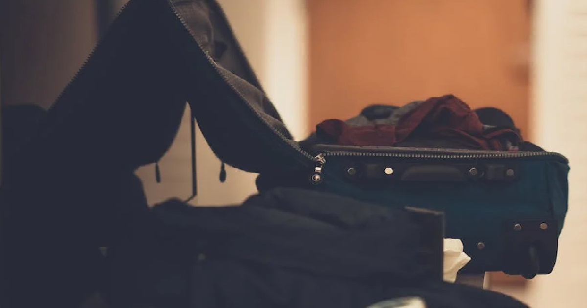 WOMAN’S FIANCE CAN’T FIND HIS PASSPORT THE NIGHT BEFORE HONEYMOON, NOW BOTH CAN’T GO