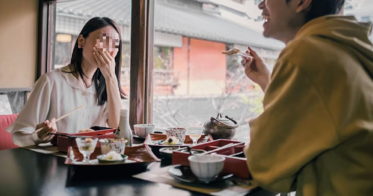 WOMAN HAD LUNCH WITH MALE COLLEAGUE, JEALOUS HUSBAND CAN’T TAKE IT, EXPLODES