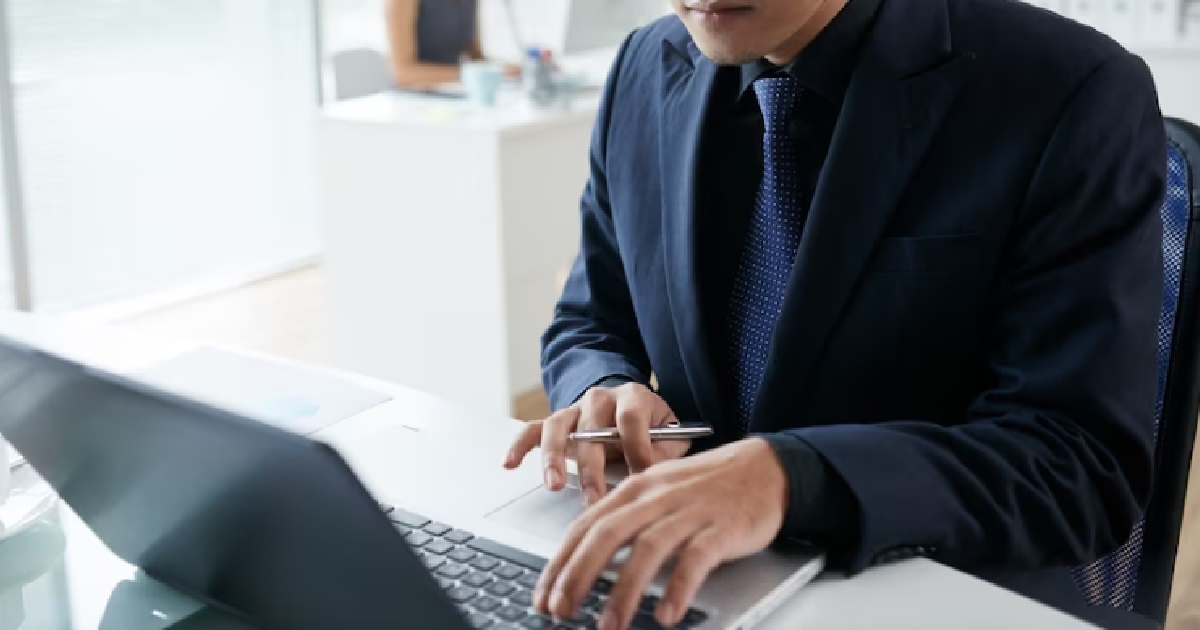 COMPANY HIRED FREELANCER THEN REFUSED TO PAY HIM FOR HIS WORK, DRAG & DRAG PAYMENT