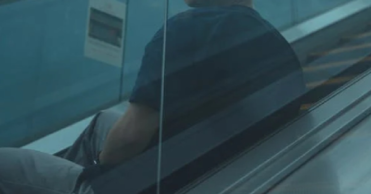 MAN SICK OF WORKING LIFE ALREADY, WORK REALLY HARD BUT 80% OF PAY STILL GO TO BILLS