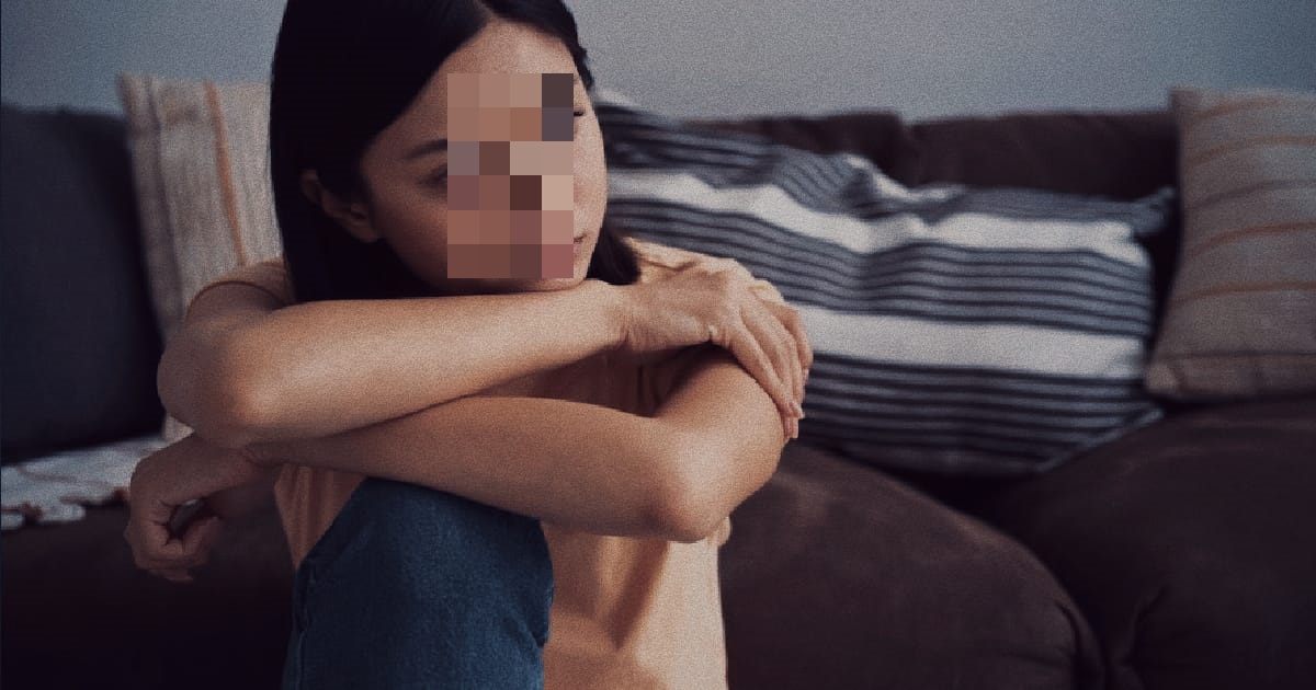 WOMAN 1ST TIME MEETS BF’S MUM, LAOSAI “BOMBS” HER SOFA & TURNED IT BROWN