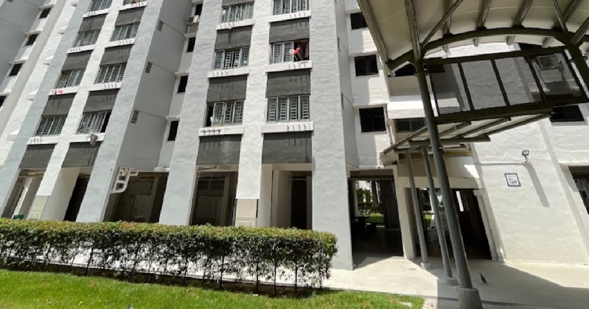 DEAD BODY OF 64 Y.O MAN FOUND IN FLAT @ HENDERSON RD, LIVED ALONE & HAD NO ONE